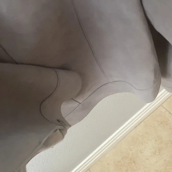 Gorgeous Grey Suede Jacket -100% Leather - Picture 4 of 7